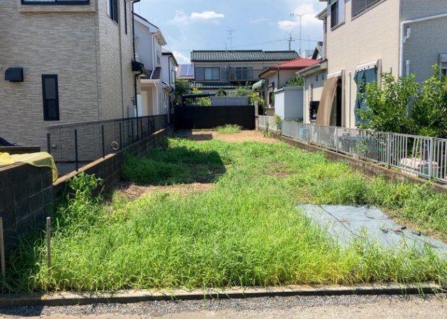 隣家の土地はどうなっているのか、生活利便施設が近くにあるのか、学校まで近いかなど、お客様のライフスタイルにあわせたイメージが重要です。また、近くにあると困る施設が近くにないかも確認するといいでしょう。