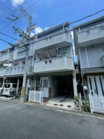 4LDK＋ロフト付きと部屋数充実の間取りです。