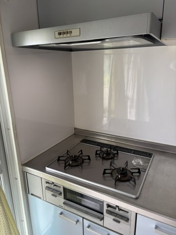 お手入れのしやすいレンジフード。