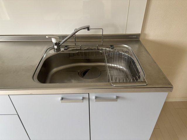 広々シンクで大きなお鍋も洗いやすいですね。