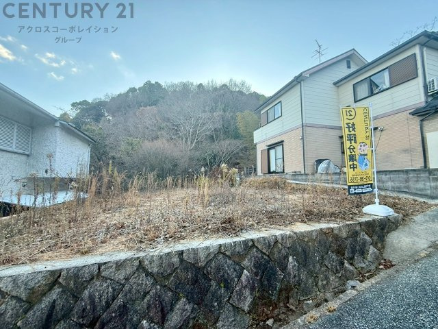 阪急電鉄宝塚線「宝塚」駅徒歩15分です。
