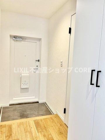 玄関ホールがスッキリ広々としていると帰る時も出ていく時も気持ちが良いものです！　