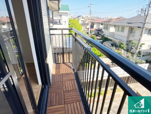 日当たりのよいバルコニー！お部屋が開放的に！