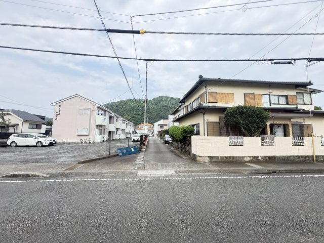 沼津市役所まで1.2Km！車で4分です。