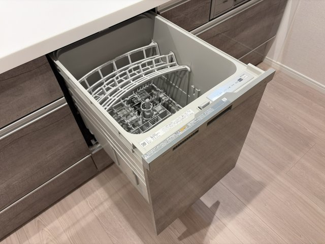 【新品】洗い物の家事を簡単に！除菌もできる「食器洗浄乾燥機」付きです♪