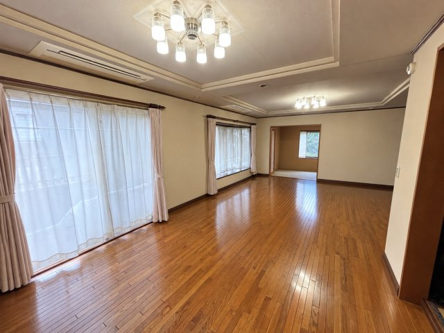 ご自宅までの無料送迎サービスもございますので、お気軽にお申し付けください。