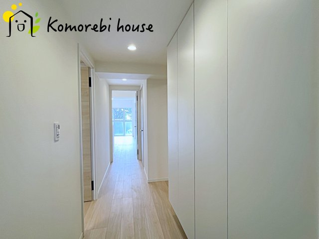 収納もある玄関です