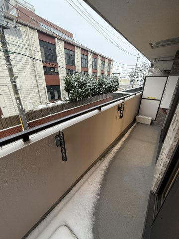 落ち着いた時間を過ごせるバルコニーです
