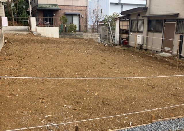 家を建てる前提で土地を探している場合、地盤の丈夫さは譲れない条件の一つです。地盤が脆弱だと追加工事が必要となります。また、過去に地盤沈下や液状化現象を起こした土地は、できるだけ避けた方がいいでしょう。