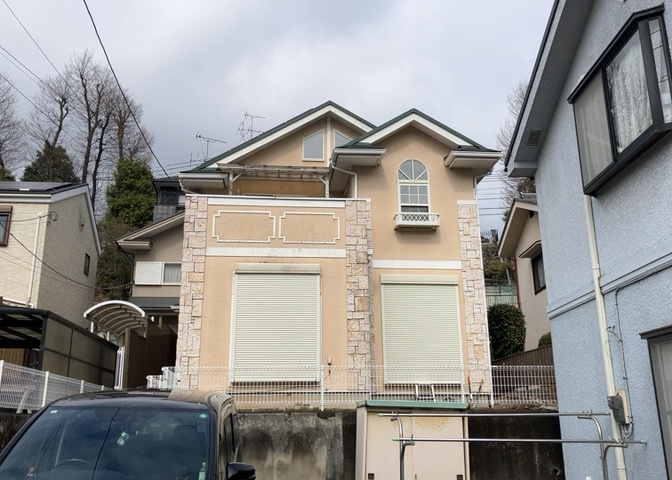 お持ちの車種によっては前面道路が広い方が便利でしょう。しかし、前面道路が広ければその分交通量が多くなるため、騒音などが気になる場合があります。実際に現地を見学し、周辺交通量や騒音などを確認しましょう！