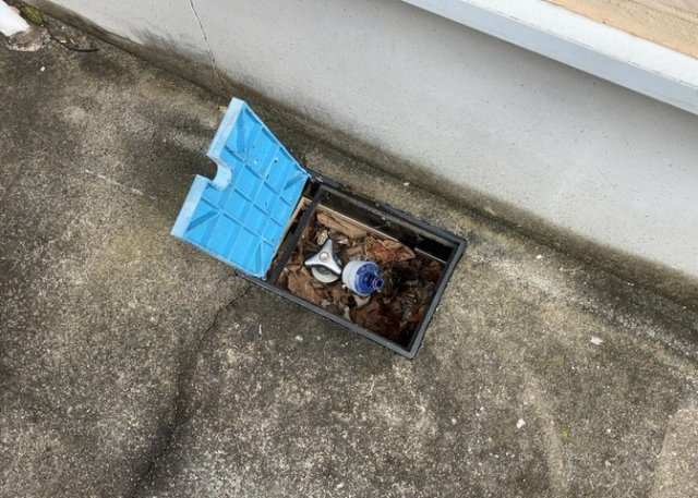 敷地内に散水栓や立水栓があると便利です。水道水を直接利用できるため、水を運ぶ手間を省くことが出来ます。大量の水を必要とする洗車作業や清掃などに役立ちます。その他設備とあわせて、現地でご確認ください。