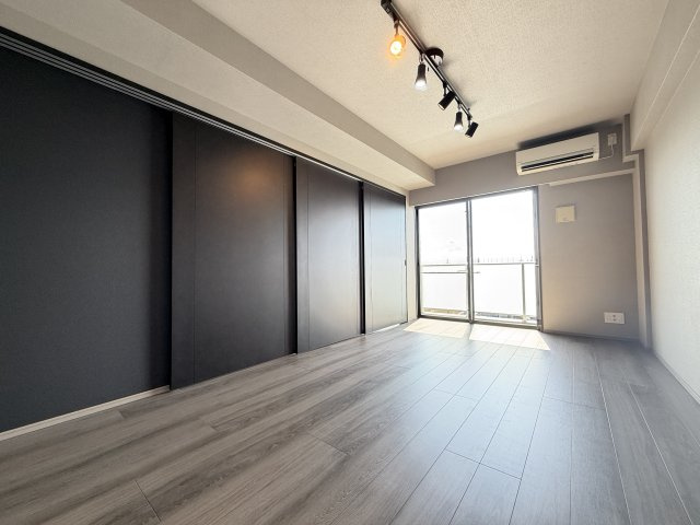 【LDK　約12.8帖】