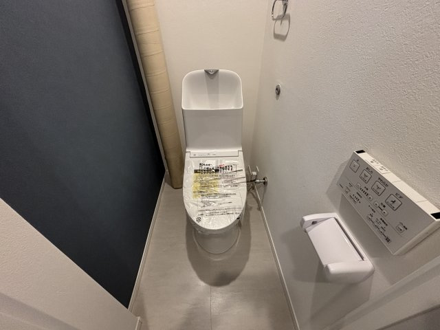 温水洗浄便座付きのトイレです。