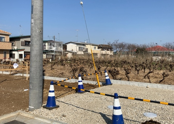 眺望を気にして物件を探す場合、前面に建物が建っていないか現地で確認しましょう！前面に建物があると景色はもちろん、日当たりや風通しにも影響が出てきます。住んだ時のことを想像しながら現地見学をしましょう。