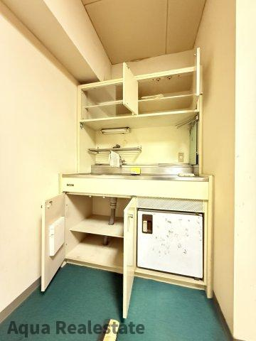 キッチンでお料理をお楽しみください　　※冷蔵庫は使用出来ません、蛇口不具合有り