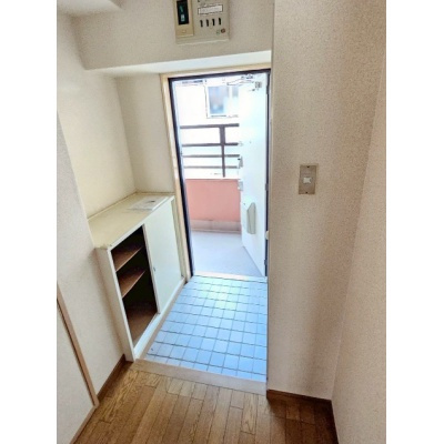 隠す収納で生活感オフ！玄関廻りがスッキリ♪*　