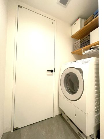 洗面用品をすっきり整理しながら、気持ちよく使いやすいサニタリー空間です。