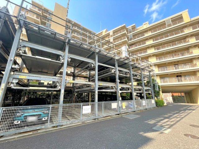 駐車場・駐輪場・バイク置場の使用料が無償で、日常の移動手段を確保しやすい環境です。
