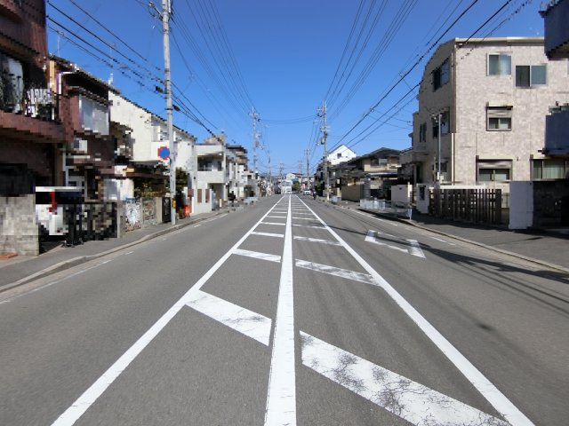 前面道路の北向きです。