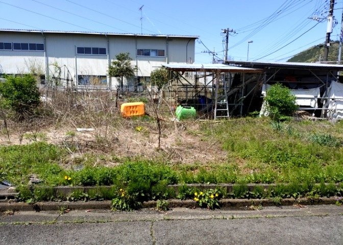 家を建てる前提で土地を探している場合、地盤の丈夫さは譲れない条件の一つです。地盤が脆弱だと追加工事が必要となります。また、過去に地盤沈下や液状化現象を起こした土地は、できるだけ避けた方がいいでしょう。
