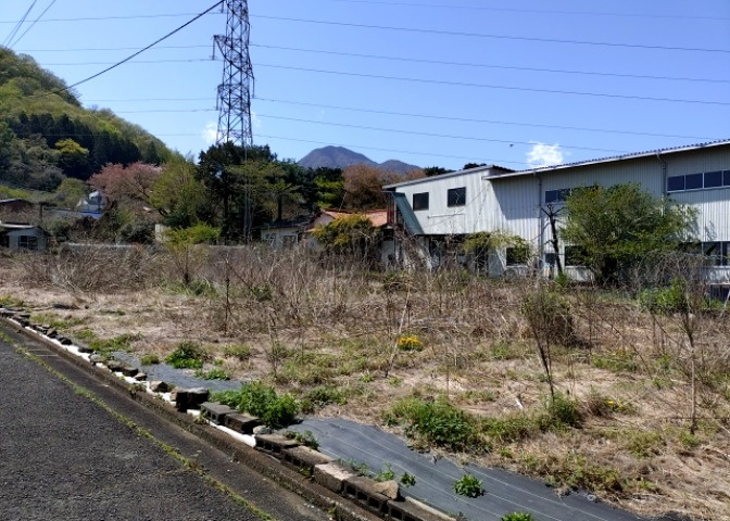 人が暮らすうえで日光は大切な要素となります。日当たりの良さは譲れないポイントですね。併せて近くに大きな建築物の建築予定がないか、あるいはそれが可能な土地が近くにないか事前に確認することもお勧めします。