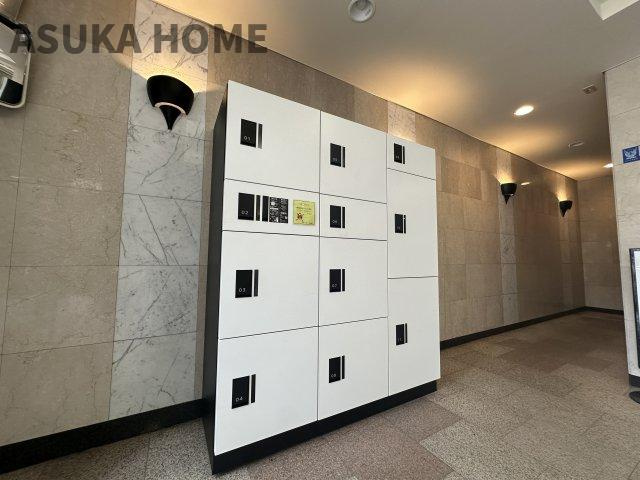 不在時にもあると大変便利な宅配ボックスを完備。