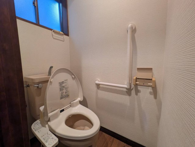 使用感を感じさせないきれいなトイレです。　