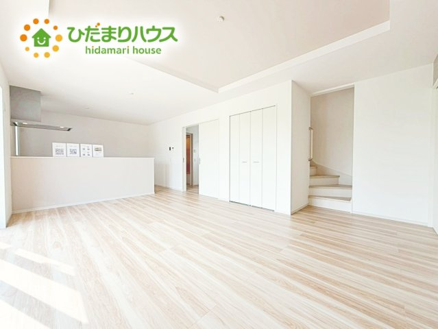 ホワイトを基調としたLDKは、明るく上品な心地よさを演出してくれます。空間に広がりをもたらし、より一層広く感じさせてくれます。