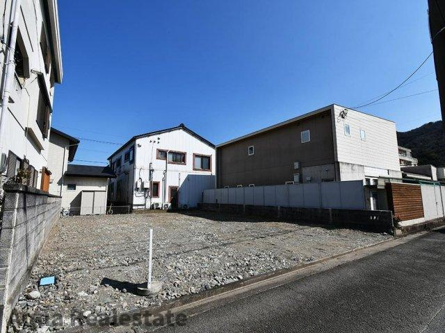 前面道路含む現地写真です