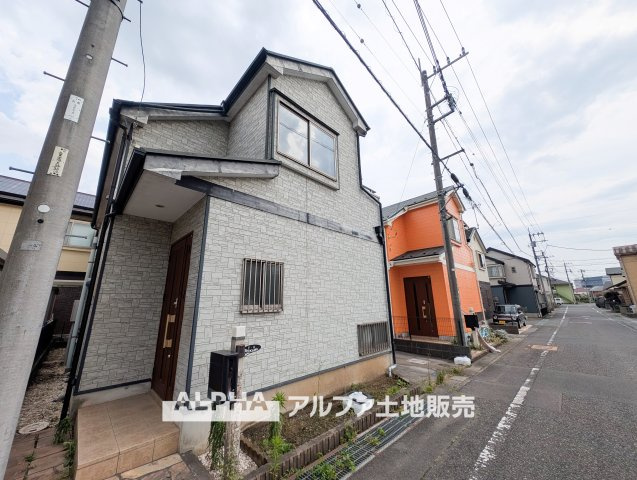 【Welcome　Home】　◆帰りたくなる我が家◆落ち着いた住宅街に佇む2階建の4LDK。家族それぞれの時間も団らんも大切にできる、戸建ならではの住まいです。