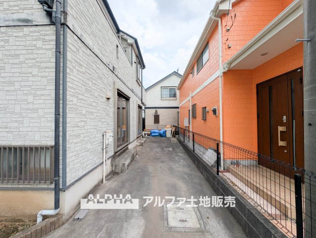 ？【Exterior】　◆外装リフォーム◆外壁塗装と屋根カバー工法を実施。室内だけでなく建物の外まわりにも手を加えた再生住宅です。　