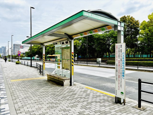 有明一丁目バス停：門前仲町行、東京テレポート行、勝どき駅行、東京駅丸の内駅南口行、東京ビッグサイト行