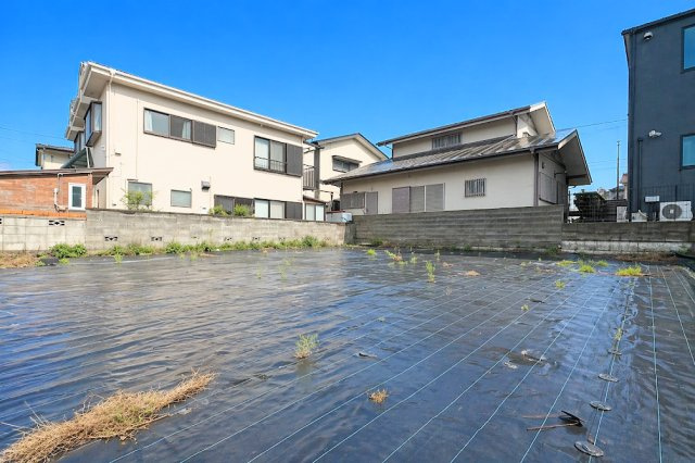 ◆爽やかな青空の下に贅沢なほどに降り注ぐ陽光、豊かな居住性と、クオリティが見事に調和した住空間は、住まうことの喜びを感じさせてくれます。ゆとりある広い敷地で開放的なお住まいです。