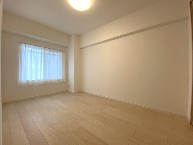 洋室5.2帖　間取り図右上の部屋