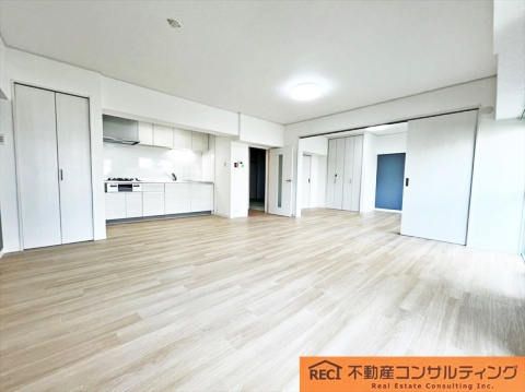 バス停まで徒歩2分
