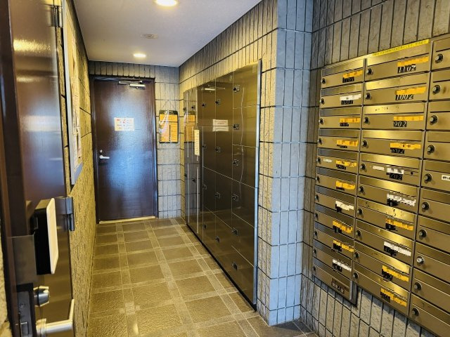 ～不在時の荷物受け取りに大変便利な宅配BOX～