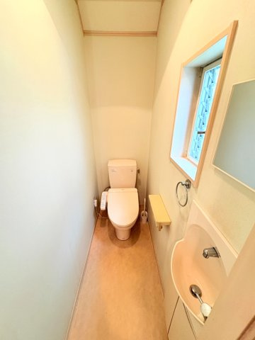 コンパクトで使いやすいトイレです