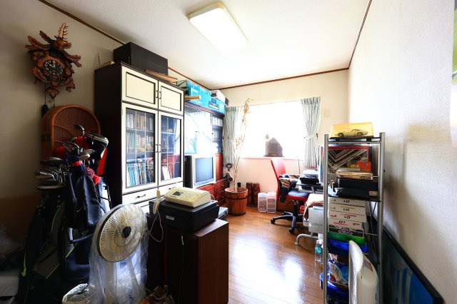 スタンダードな洋室です