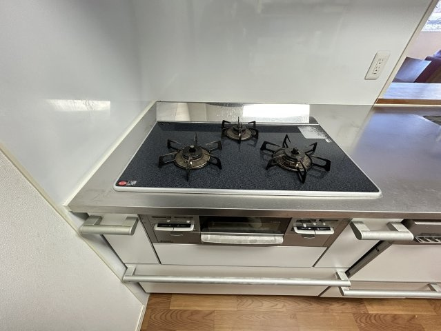 キッチンW2550（3口コンロ、浄水器、ビルトイン食洗器）