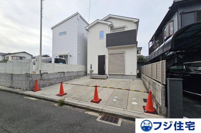 外観：327001674304