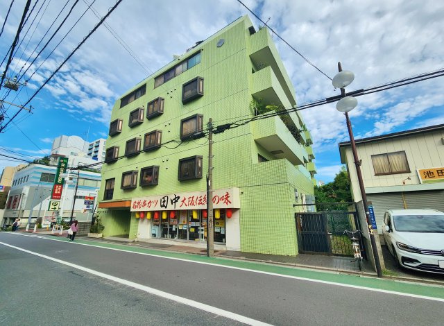 マルエツはお隣♪ドラックストアは目の前♪　お買い物施設充実の利便性の高い好立地です