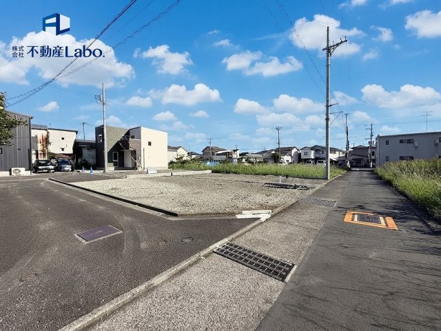 ここから始まる、新しい建物づくり♪　更地の状態から完成まで、変化をお楽しみください♪