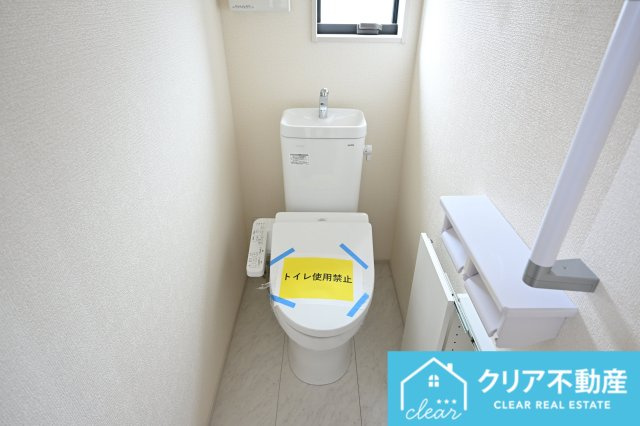 シャワー＆暖房便座付きのトイレです！