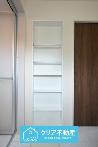 ランドリー収納付きでタオルやドライヤーなどもスッキリ収納