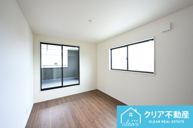 2面採光の洋室は日当たりがよくあったか♪