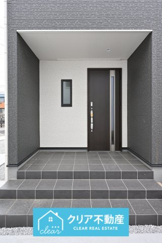 玄関はディンプルキー＆ダブルロックドア採用で防犯対策もバッチリです！
