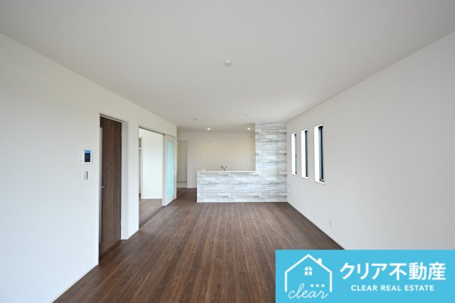家族揃っての食事が楽しくなる広々としたダイニング♪