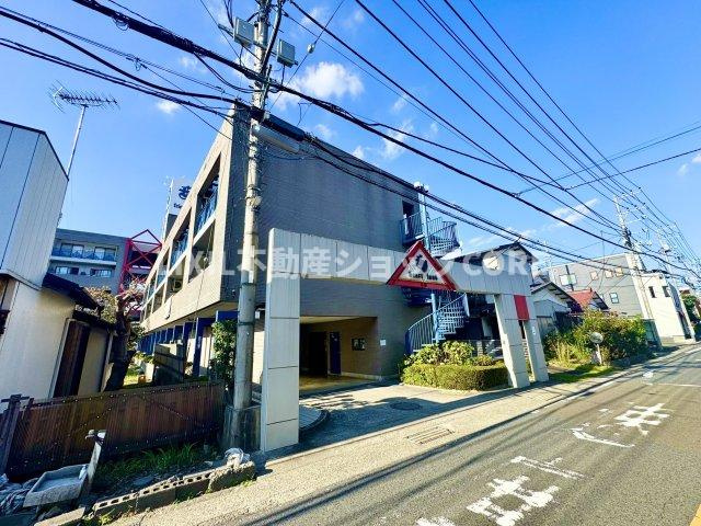 閑静な住宅地に馴染む落ち着いた色合いの外観。一度、是非、現地をご見学ください。