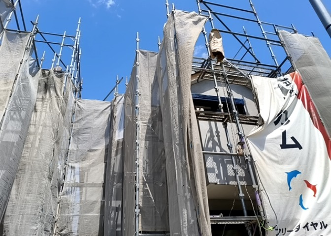 内装はとにかくおしゃれなものがいい！と選ぶ前に、まず住んだ後のことを想像してみましょう。住んでみたらコンセントの位置が悪くて使いにくいなど出てきます。事前にどの家電をどこに置くか想定しておきましょう。