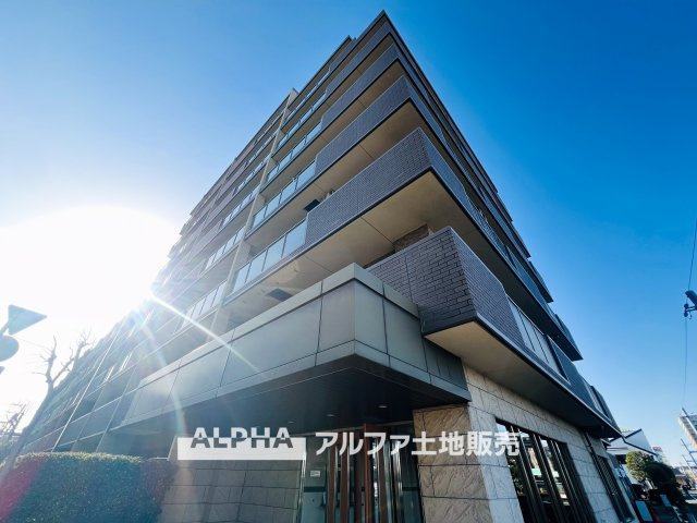 【Warm　Light】　◆ぬくもりに満ちた場所◆　差し込む陽だまりが、心の奥までやさしく照らす。過ごすほどに、この場所が帰りたくなる存在へと変わっていく。
